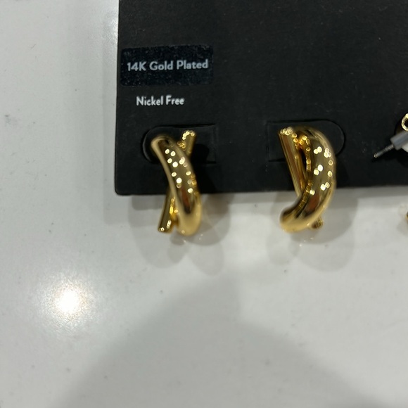 BHELMI NEW
Cupid Love Earrings - Picture 3 of 4